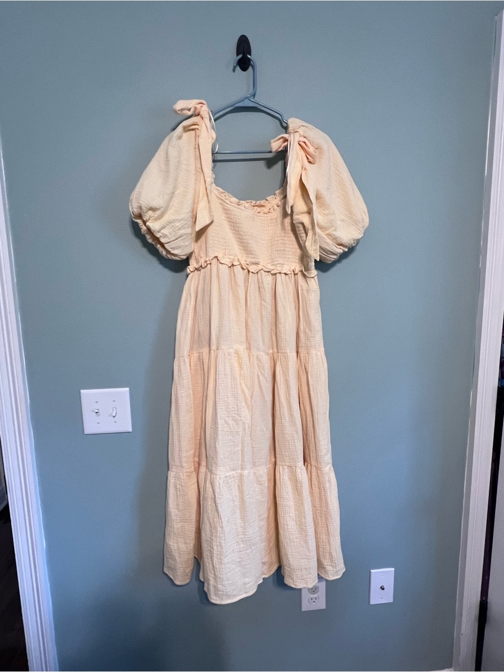 Yellow Puff Puff-Sleeve maternity Midi Dress - Picture 4 of 5